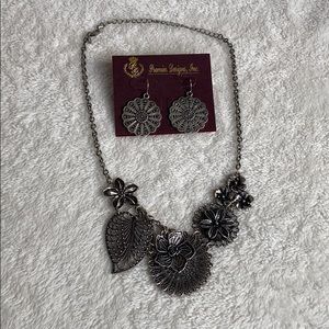 Premier Designs Botanical necklace and earrings